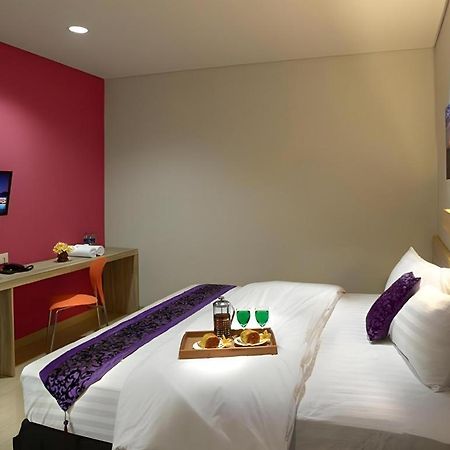 Life Puri Hotel Surabaya Gubeng Ngoại thất bức ảnh