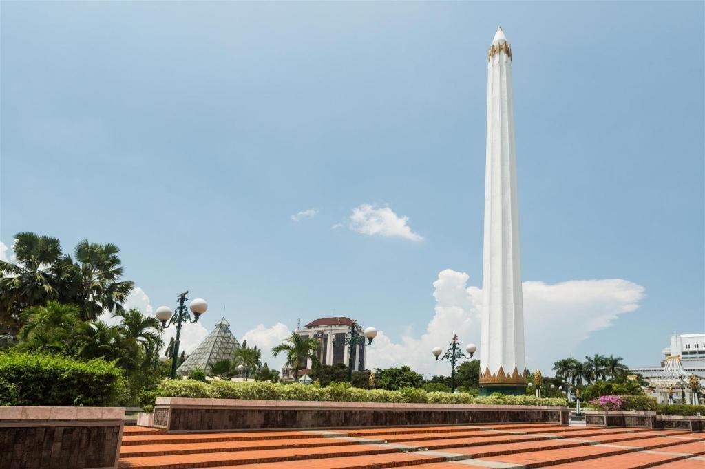 Life Puri Hotel Surabaya Gubeng Ngoại thất bức ảnh