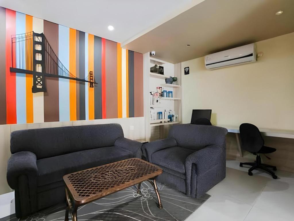 Life Puri Hotel Surabaya Gubeng Ngoại thất bức ảnh
