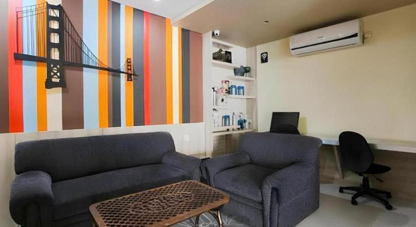 Life Puri Hotel Surabaya Gubeng Ngoại thất bức ảnh