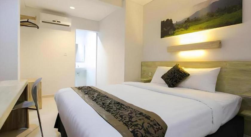 Life Puri Hotel Surabaya Gubeng Ngoại thất bức ảnh
