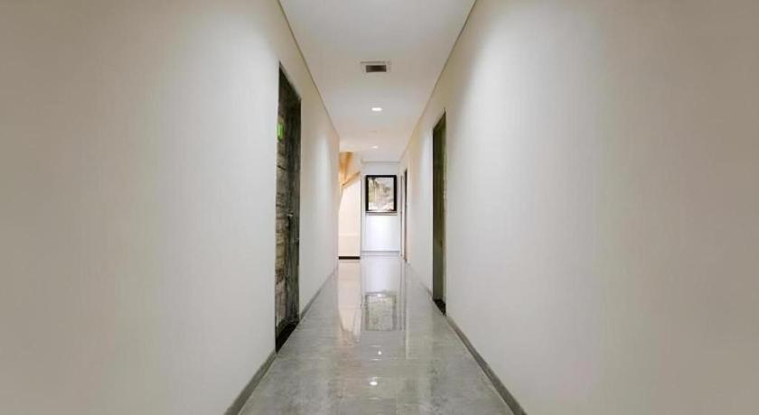 Life Puri Hotel Surabaya Gubeng Ngoại thất bức ảnh